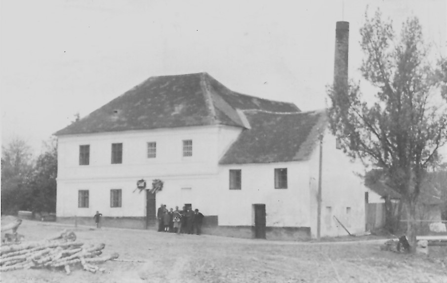 Historische Straßenansicht des Anwesens
